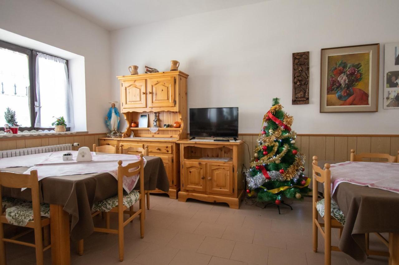 Casa Per Ferie Beatorosaz Hotel Cesana Torinese Bagian luar foto