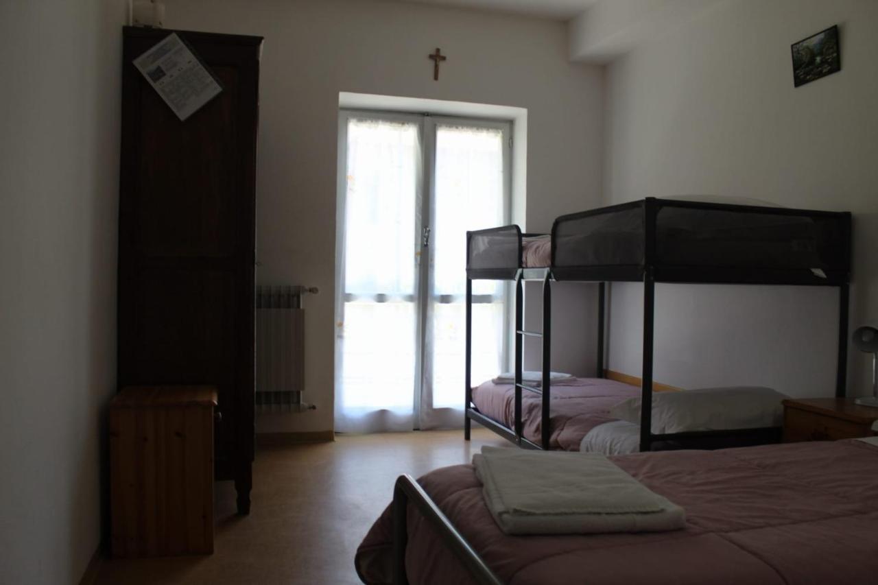Casa Per Ferie Beatorosaz Hotel Cesana Torinese Bagian luar foto