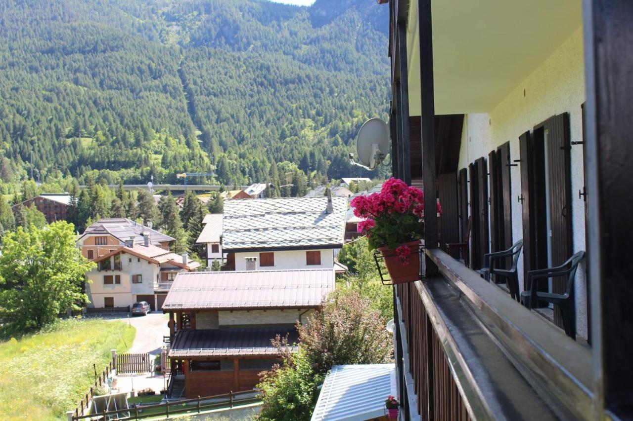 Casa Per Ferie Beatorosaz Hotel Cesana Torinese Bagian luar foto