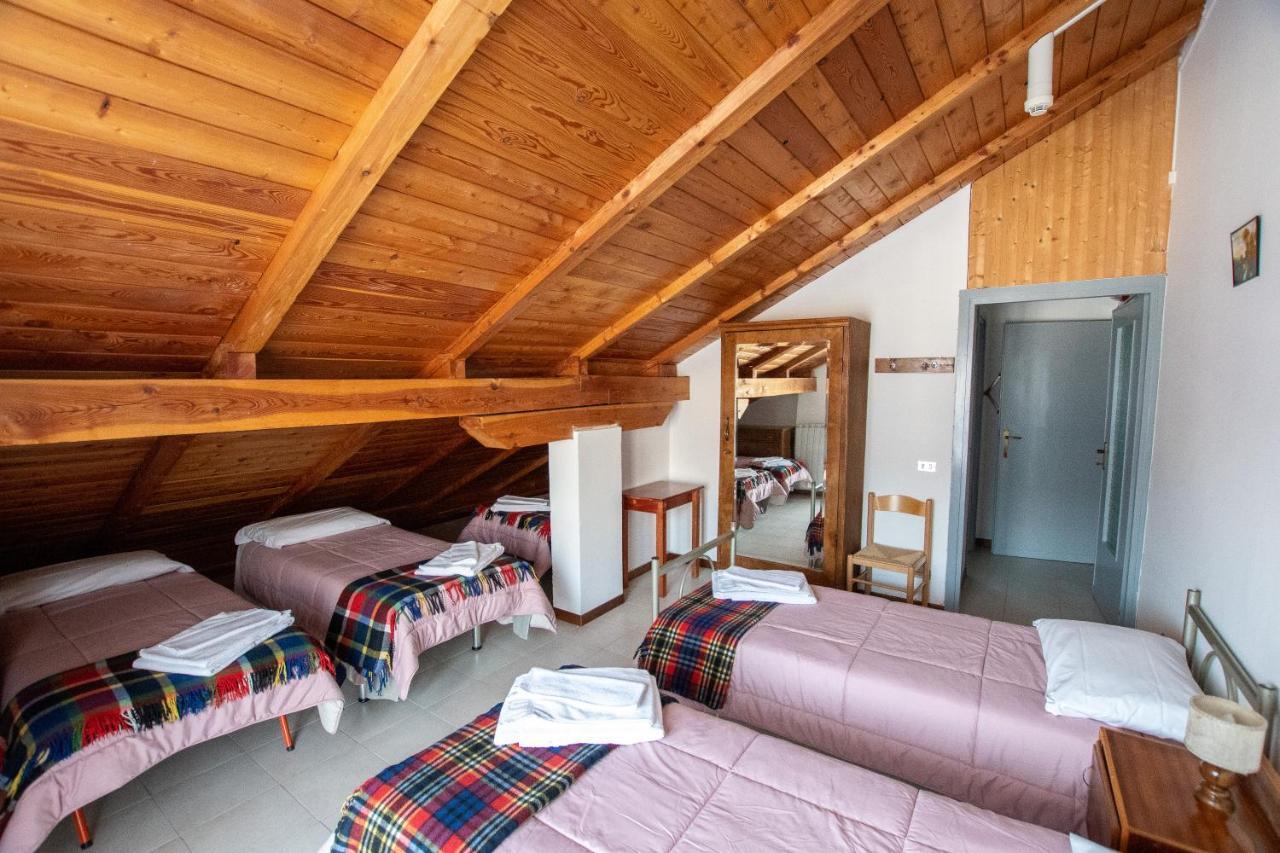 Casa Per Ferie Beatorosaz Hotel Cesana Torinese Bagian luar foto