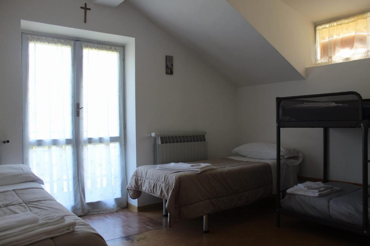 Casa Per Ferie Beatorosaz Hotel Cesana Torinese Bagian luar foto
